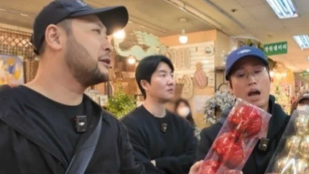 EPIK HIGH、特別なクリスマスツリーでBTSにラブコール「史上最も面白くなるだろう」（動画あり）