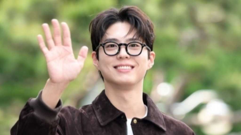 パク・ボゴム、上海での目撃情報が話題に「イケメンすぎて固まってしまった」