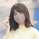 【PHOTO】パク・ハソン、ラジオ出演のため放送局へ…キュートなハートポーズ