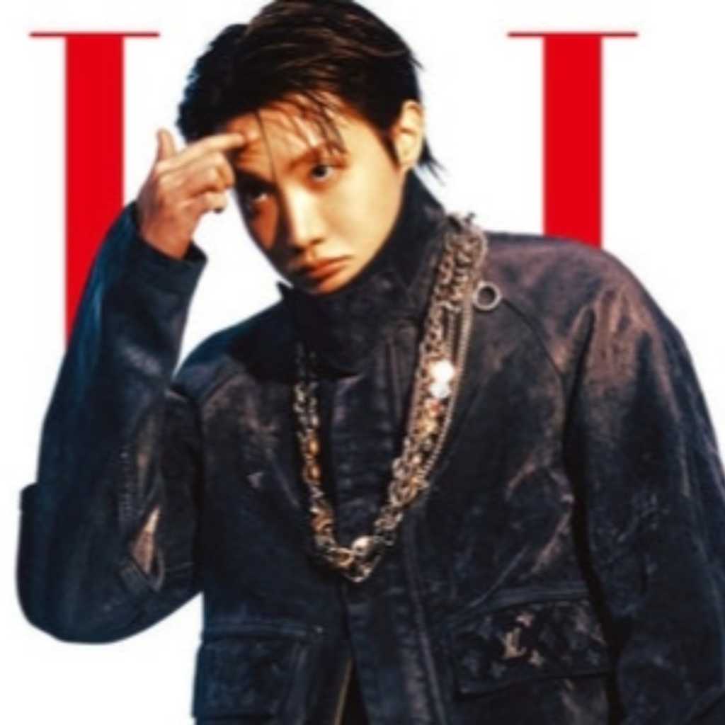 BTSのJ-HOPE、存在感際立つグラビアを大公開！完全体でのカムバックに言及「来年春が待ち遠しい」