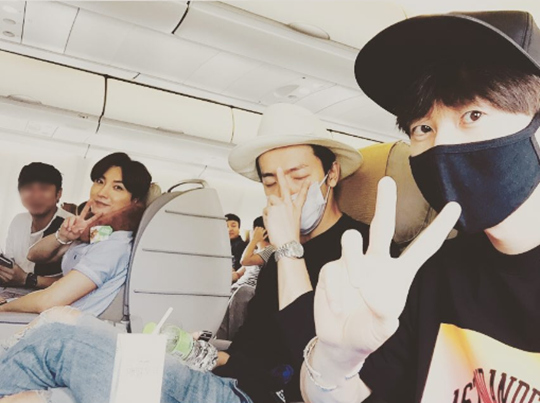 Super Junior ウニョク ドンヘ イトゥク 出国ショット公開 行くぞf4 Kstyle