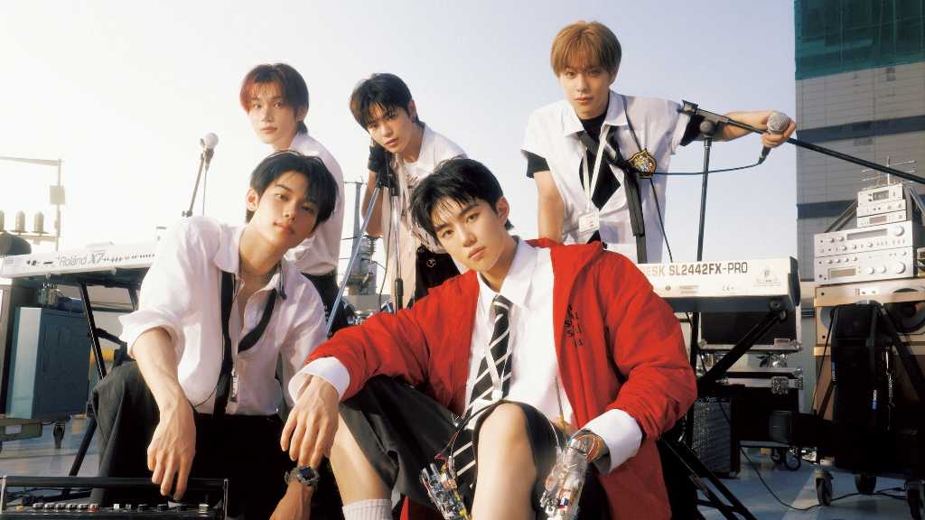 EVNNE、タイトル曲「LOOK AT MA」MV公開…5人の“音楽採集サークル”での記録