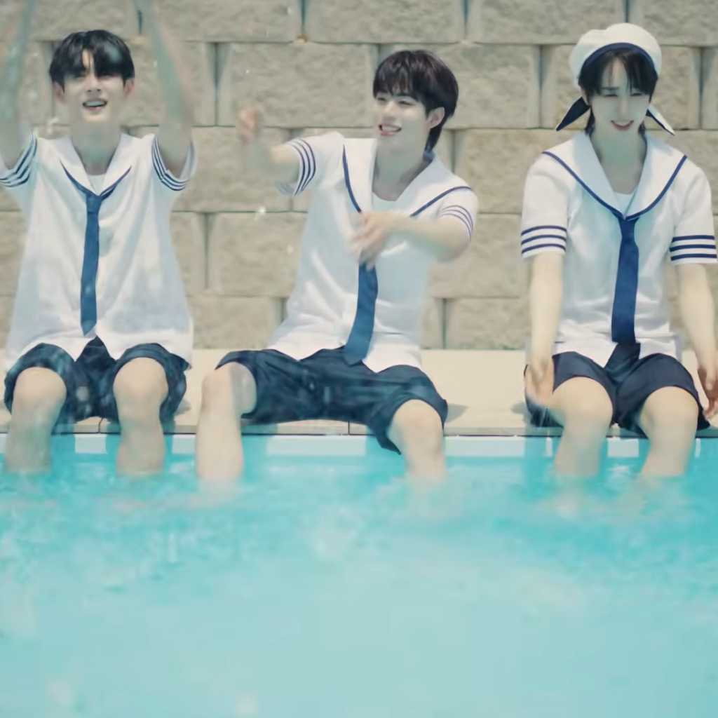 AmbiO、新曲「BLUE SPLASH」MV公開…夏らしいスタイリングで爽やかな魅力を披露