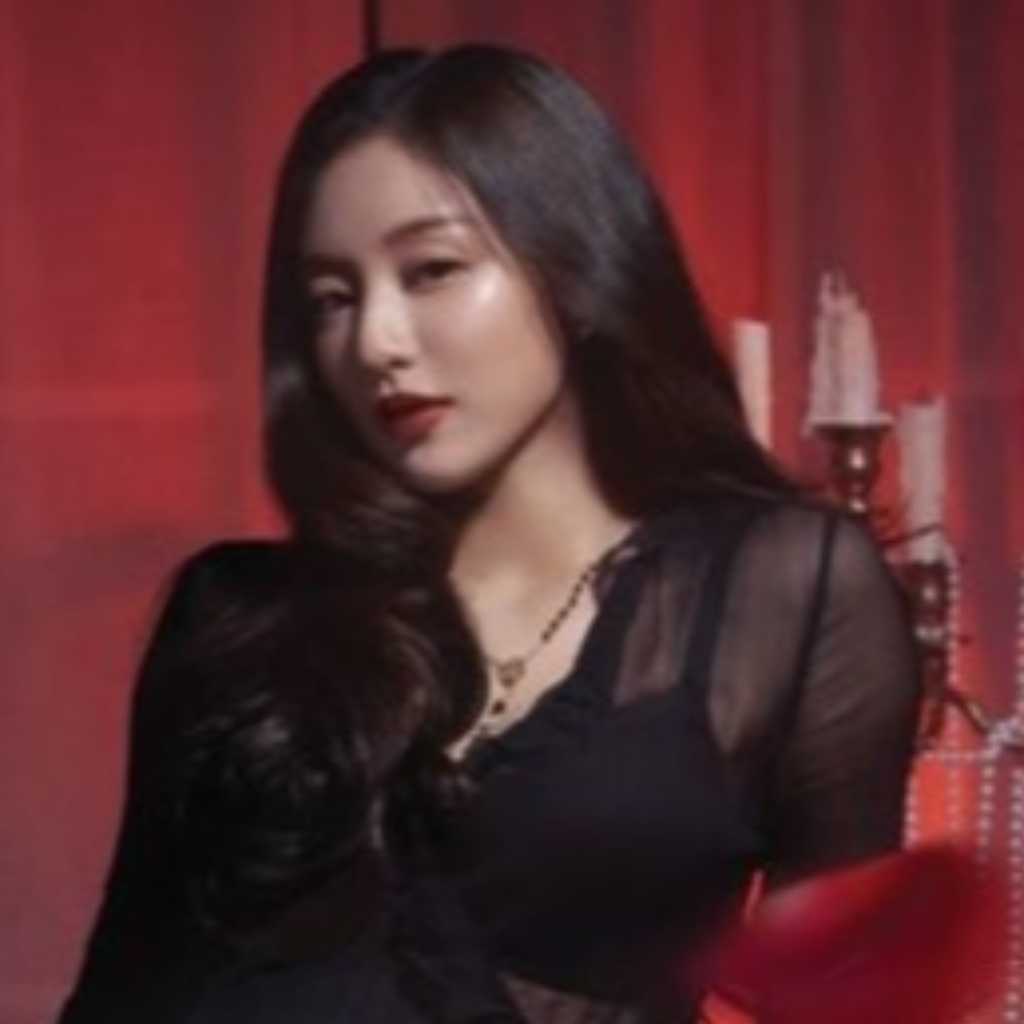 TWICE ジヒョ、ランジェリーブランド「VENUS」との夏キャンペーンビジュアル公開