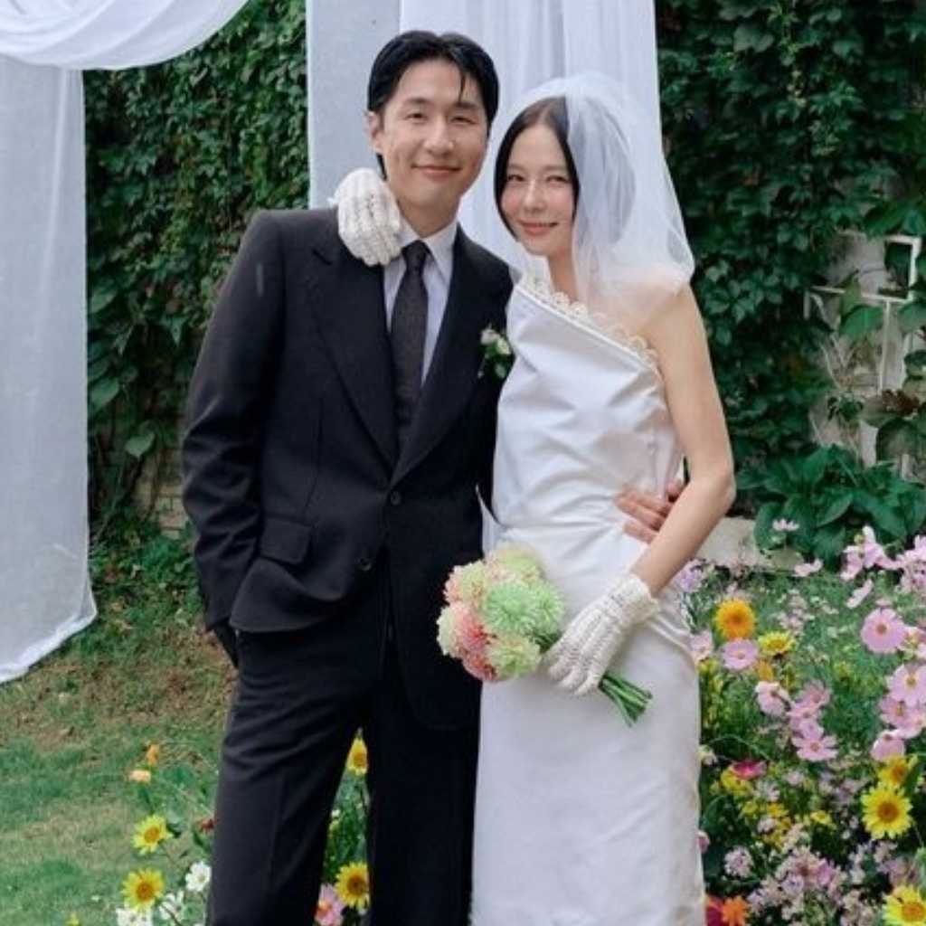 “再婚”キム・ナヨン、幸せなウエディング写真を公開…挙式を終えて感謝のメッセージ