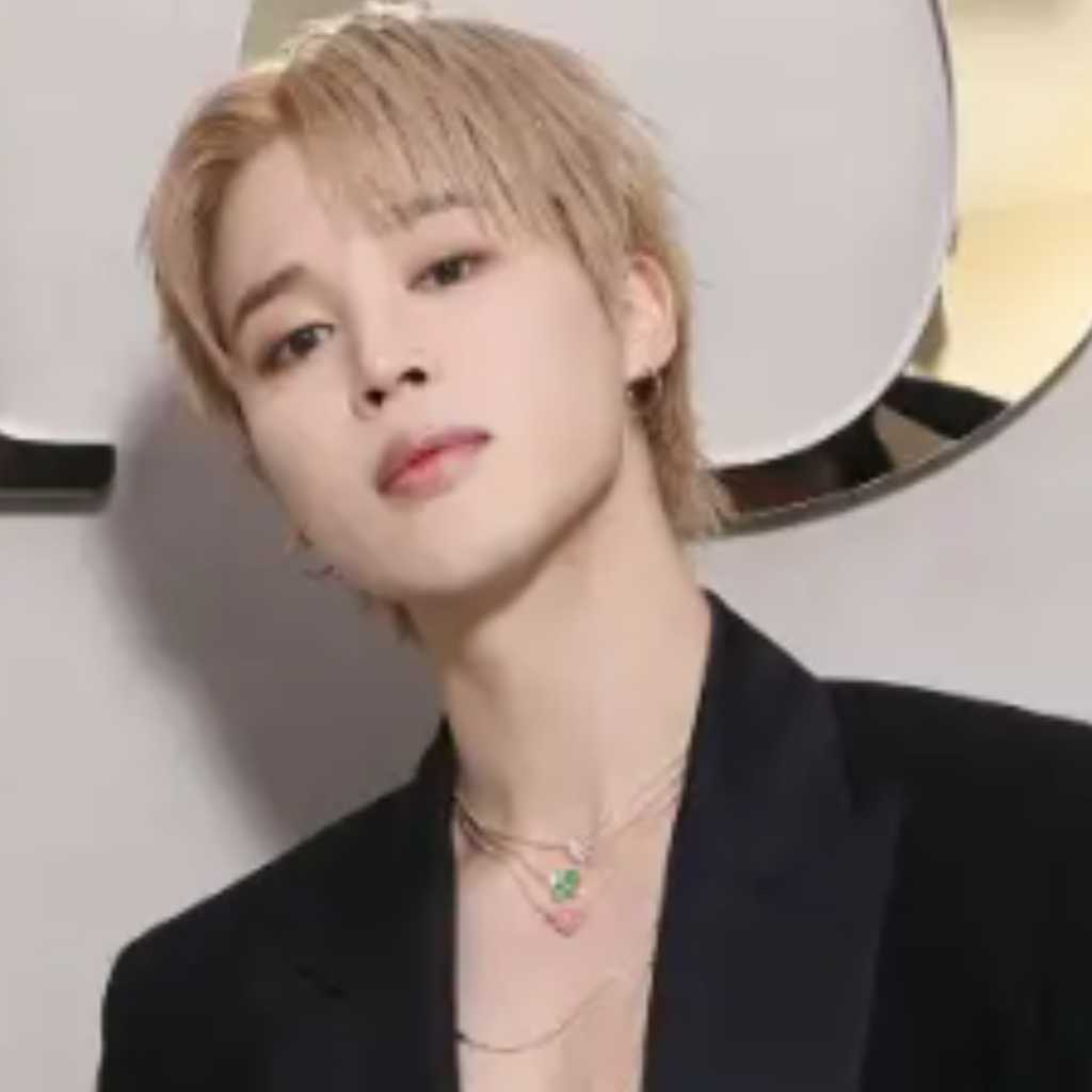 BTS ジミン、上裸にジャケット姿で登場!BLACKPINK ジス&中谷美紀ら「DIOR」ファッションショーに出席