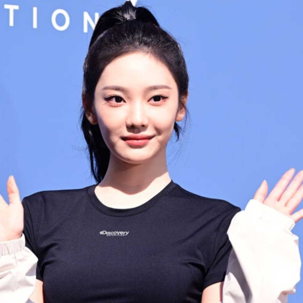 aespaのNINGNING、変装なしで明洞の街中に！自然体で魅力あふれる近況に注目