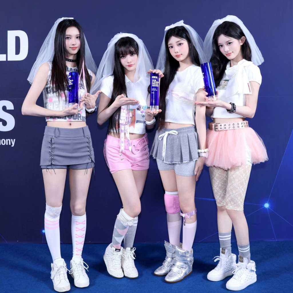 ILLIT「2026 K-WORLD DREAM AWARDS」で3冠を獲得！“デビュー時から共に歩んでくれたファンに感謝”