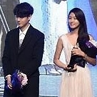 【PHOTO】EXO ディオ＆AOA ソリョン＆チェ・ウシクら「最高の映画賞」で受賞