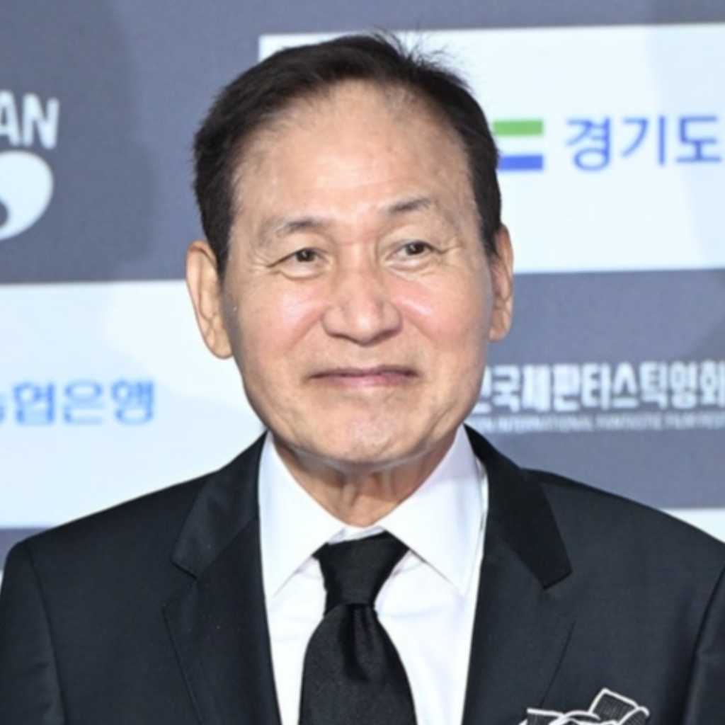 “心停止で救急搬送”アン・ソンギ、心拍再開も意識戻らず…集中治療室で誕生日迎える