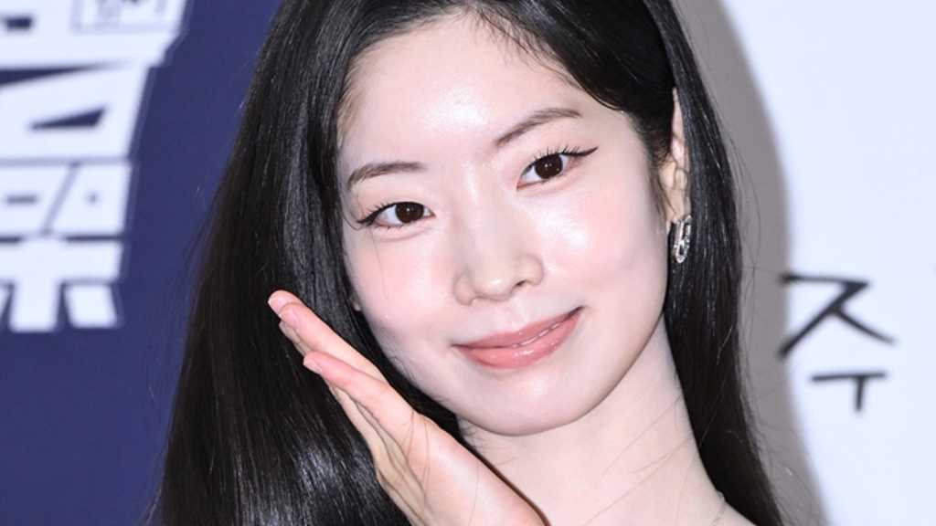 【PHOTO】TWICE ダヒョン＆少女時代 ユナら「第29回春史映画祭」レッドカーペットに登場