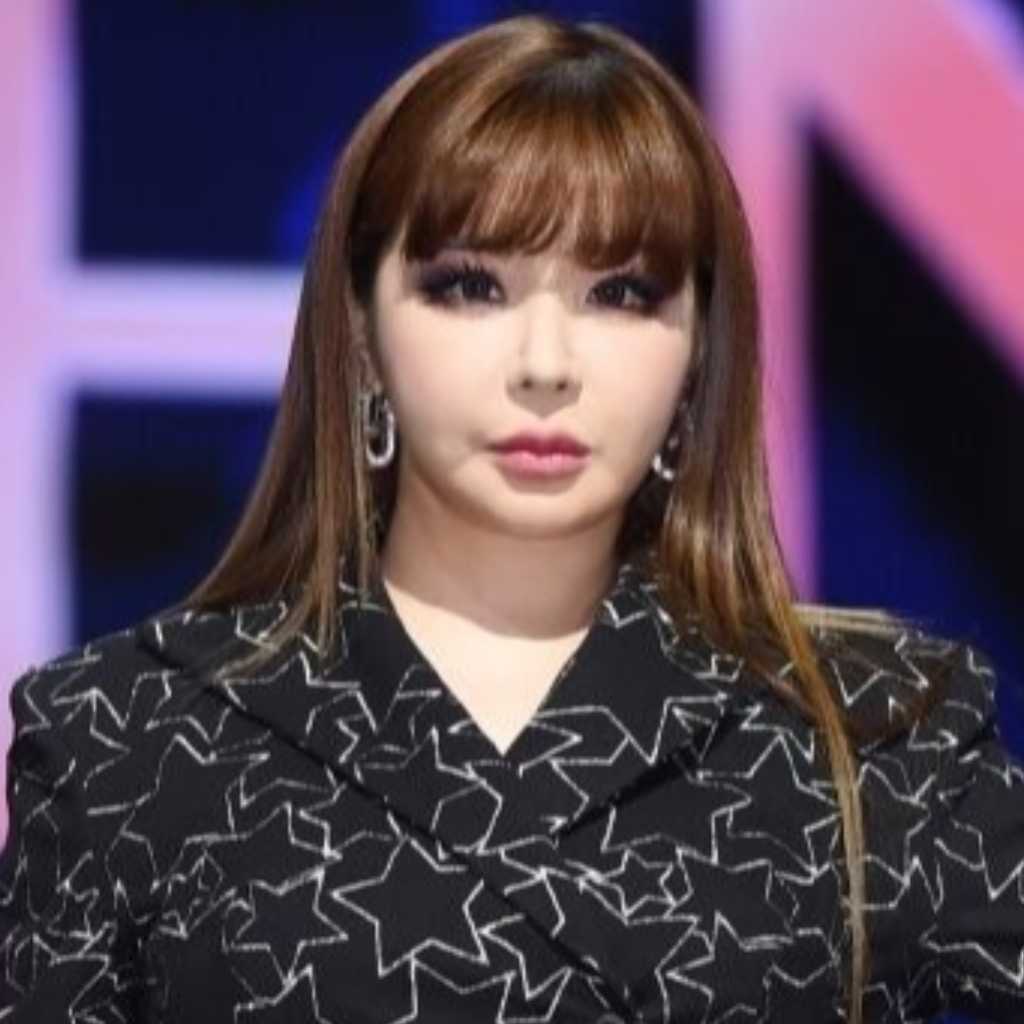 “活動中断”2NE1のBOM、所属事務所との契約終了を発表「健康回復と休息に専念」