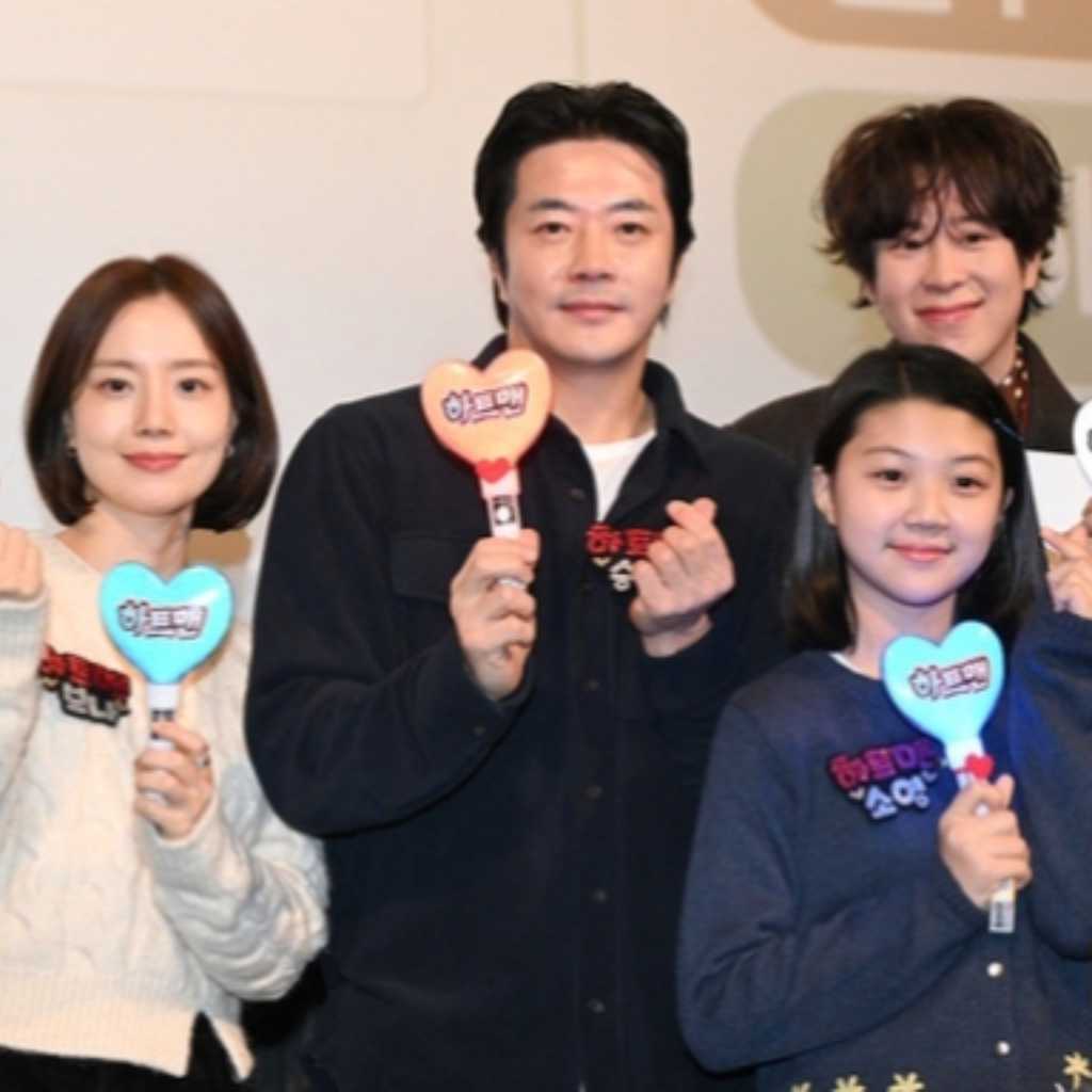 【PHOTO】クォン・サンウ＆ムン・チェウォン＆Block BのP.Oら、映画「ハートマン」舞台挨拶に出席