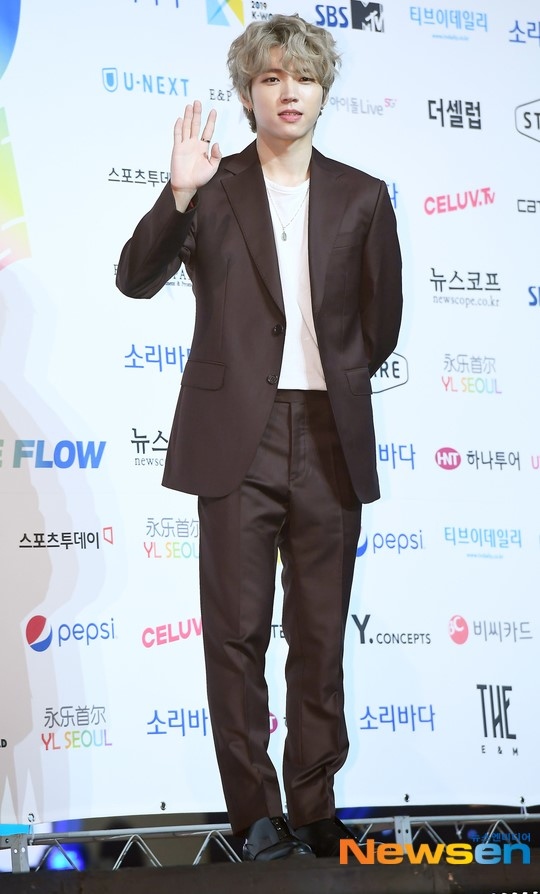 Photo Infinite ウヒョン 19 Soba 1日目のブルーカーペットに登場 Kstyle