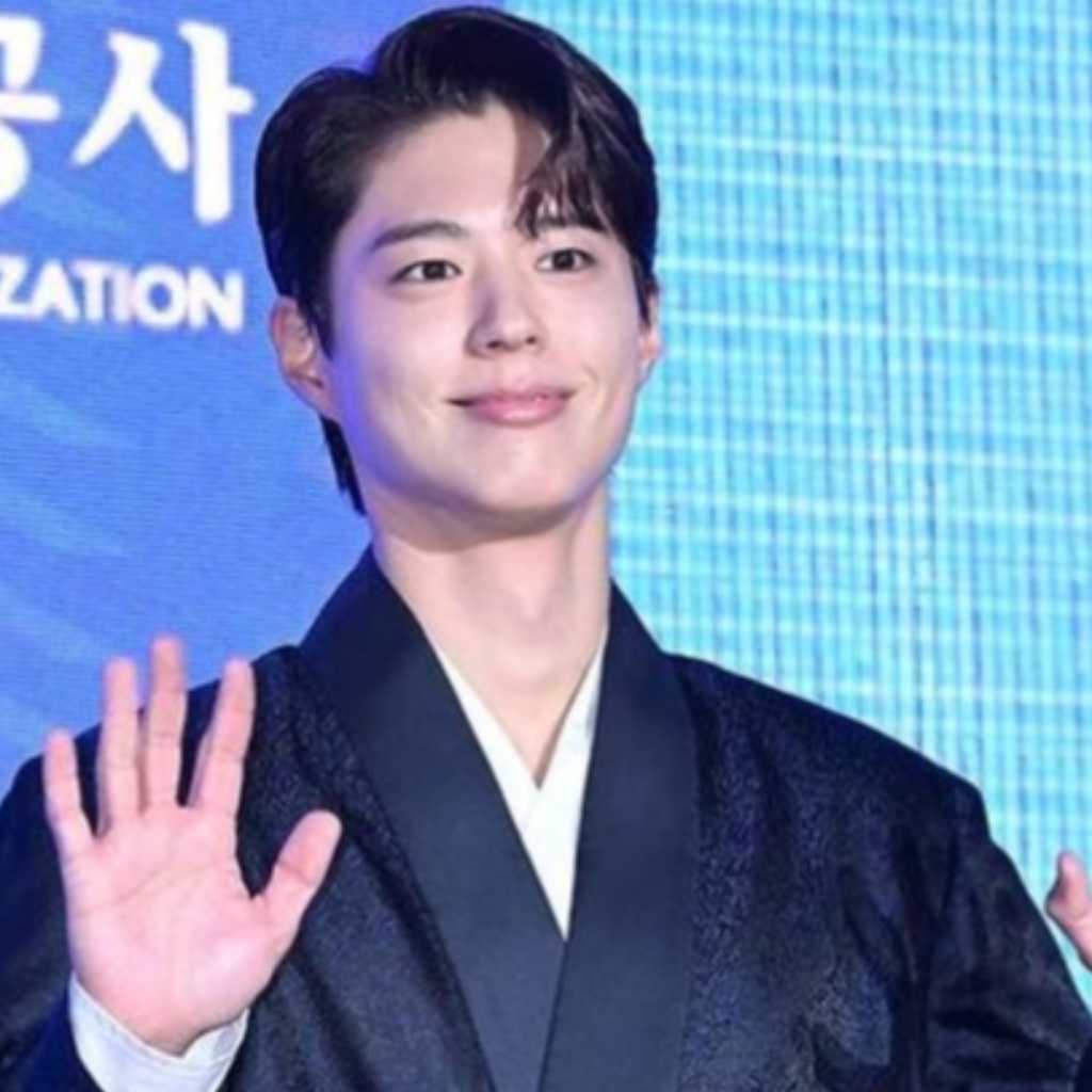 パク・ボゴム、花屋の店主に!?アルバイトの面接も担当…時給10万円の求人に25万人が応募