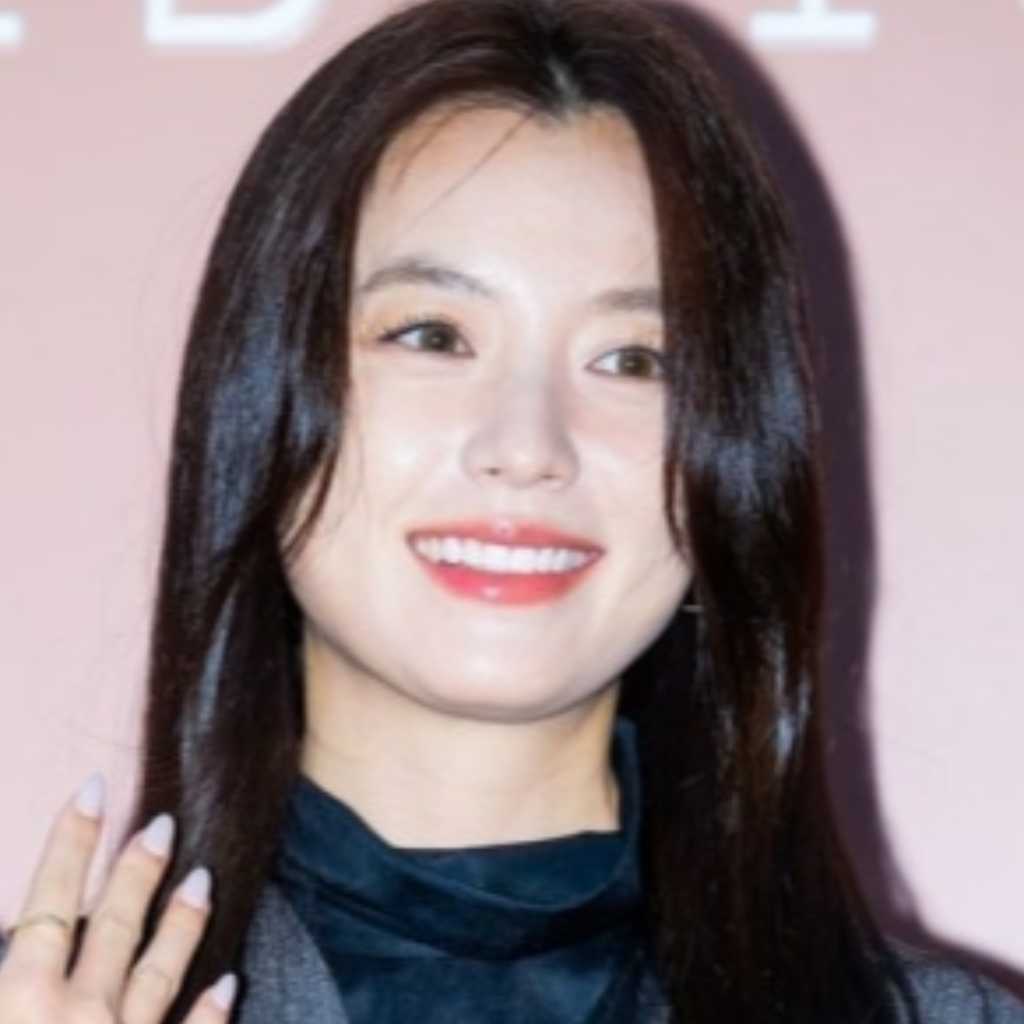 ハン・ヒョジュ、笑顔がそっくり？母親のプロフィール写真が話題に「尊敬します」