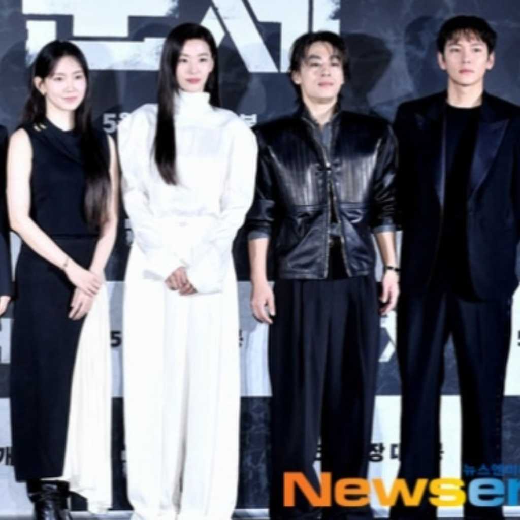 【PHOTO】チョン・ジヒョン＆ク・ギョファン＆チ・チャンウクら、映画「群体」制作発表会に出席