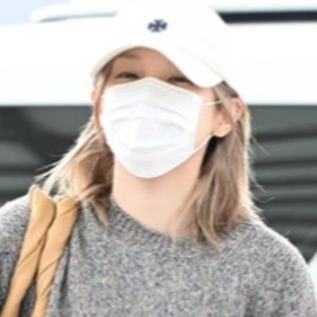 【PHOTO】i-dle ウギ、海外スケジュールのため出発…ラフなファッション