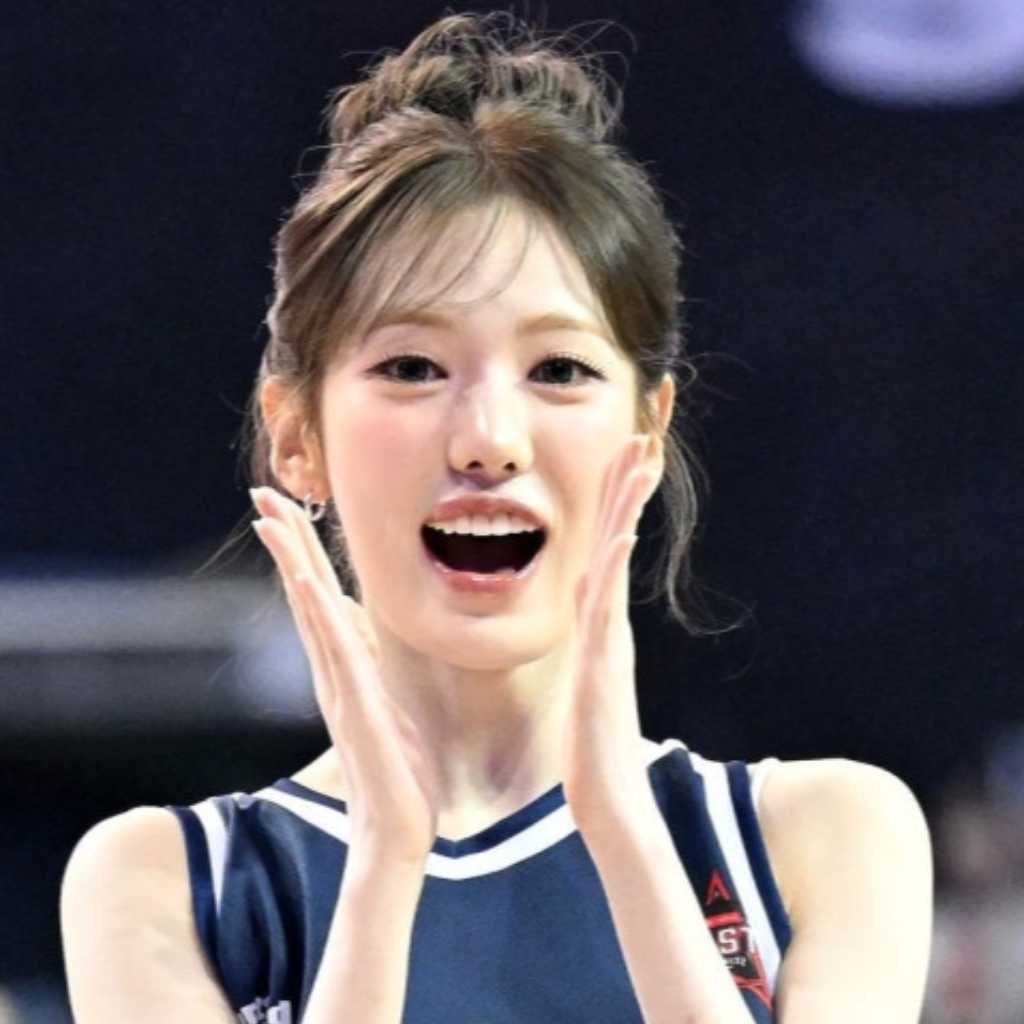 【PHOTO】KiiiKiii、始球式に登場…メンバー全員で祝賀ステージも披露