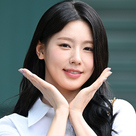 【PHOTO】(G)I-DLE ミヨン、収録のため放送局へ…愛嬌たっぷりな挨拶