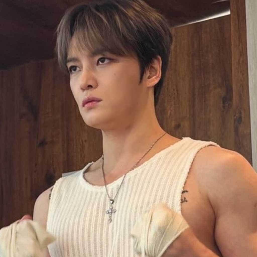 ジェジュン、鍛え上げられた腕の筋肉にドキッ!たくましいボディに絶賛の声