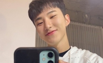 Seventeen ホシ 爽やかな短髪に変身 バーノンとのツーショットも公開 Kstyle Seventeen ホシ 爽やかな短髪に変身 バーノンとのツーショットも公開 Kstyle