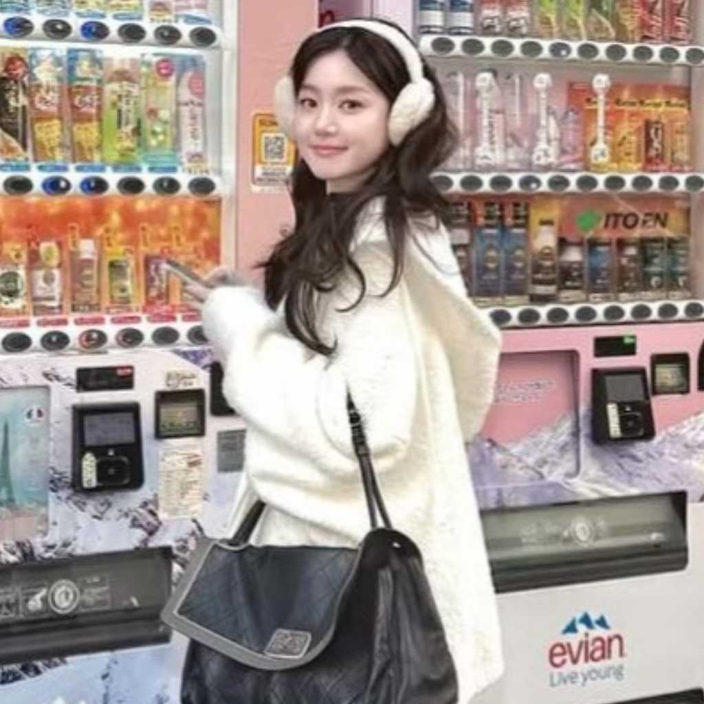 イ・ユビ、東京の街中に!可愛らしい記念ショットを続々公開