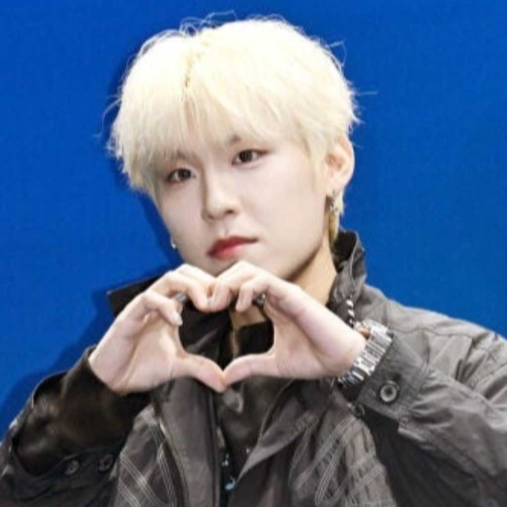 【PHOTO】AB6IX パク・ウジン「ソウルファッションウィーク」に出席