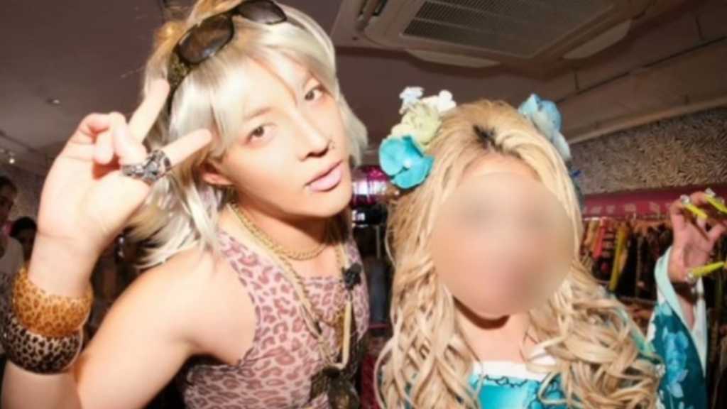 KangNam、平成に大流行したギャル男に変身！衝撃ビジュアルに「似合いすぎ」と絶賛の声
