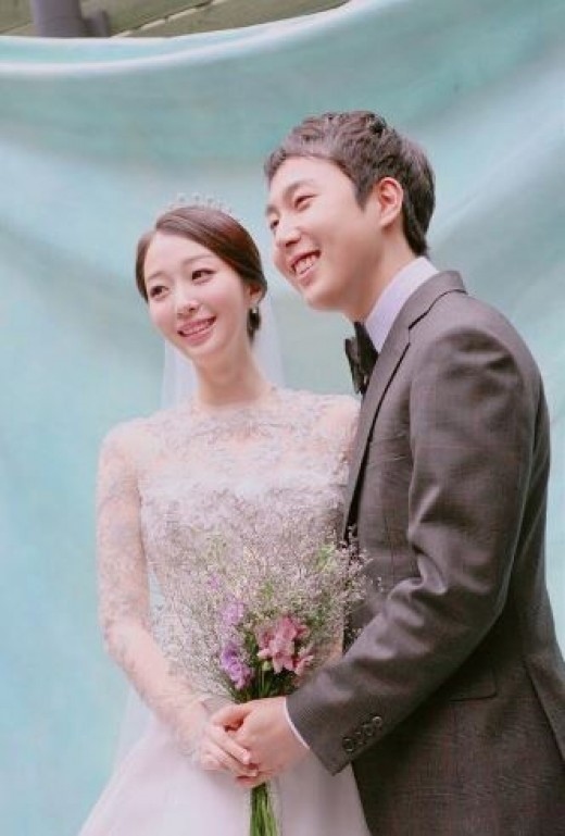 Busker Busker チャン ボムジュンの妻ソン スンア 結婚式の写真を公開 結婚記念日も忙しいあなたへ Kstyle