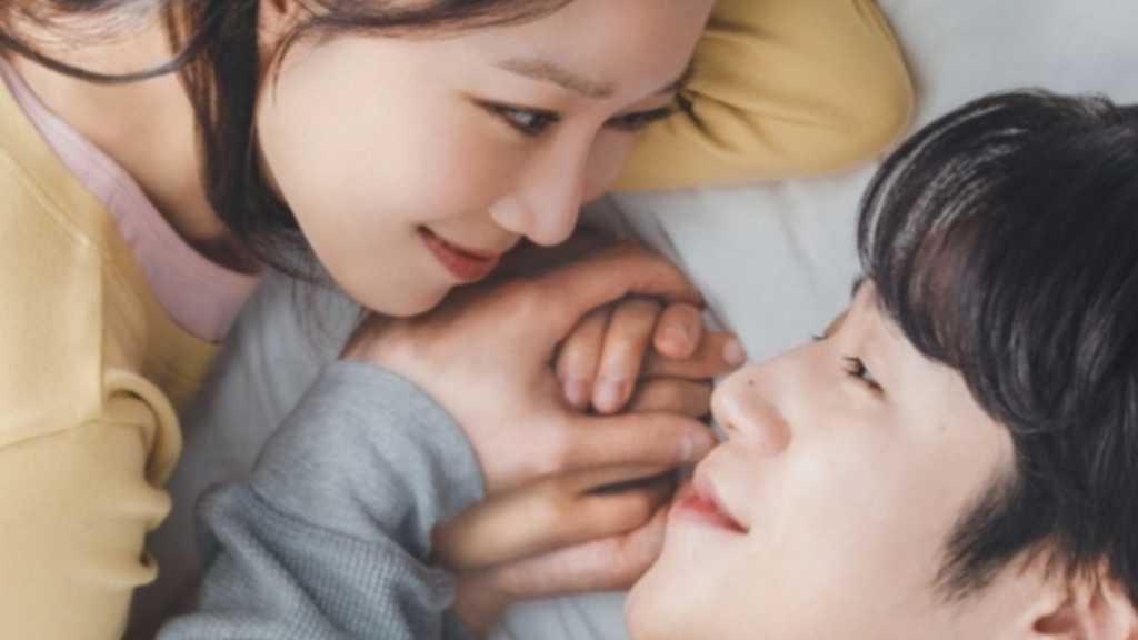 コン・ヒョジン&チョン・ジュンウォン、新ドラマ「人妻キラー」甘い雰囲気のポスターが話題