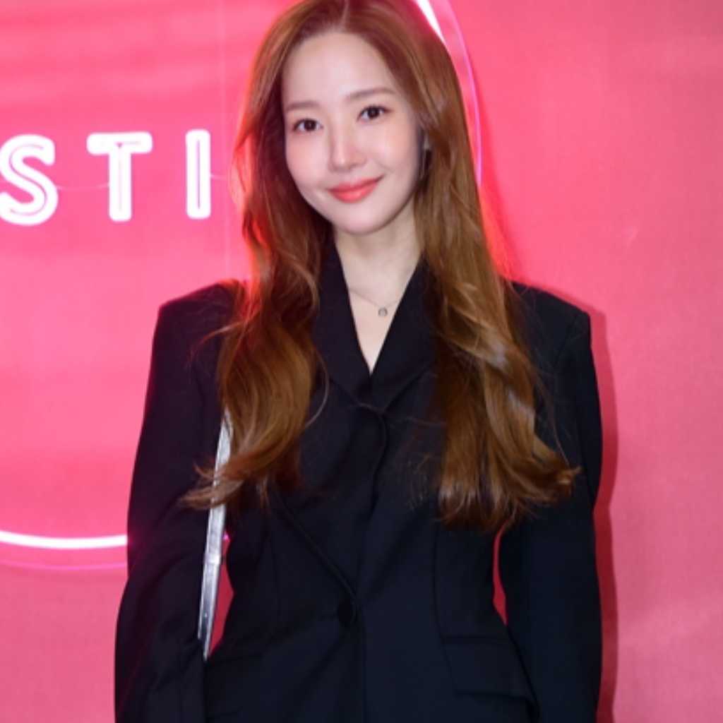 パク・ミニョン、イ・スンジェさんへの恋しさ吐露…デビュー作で共演「いつまでも忘れない」