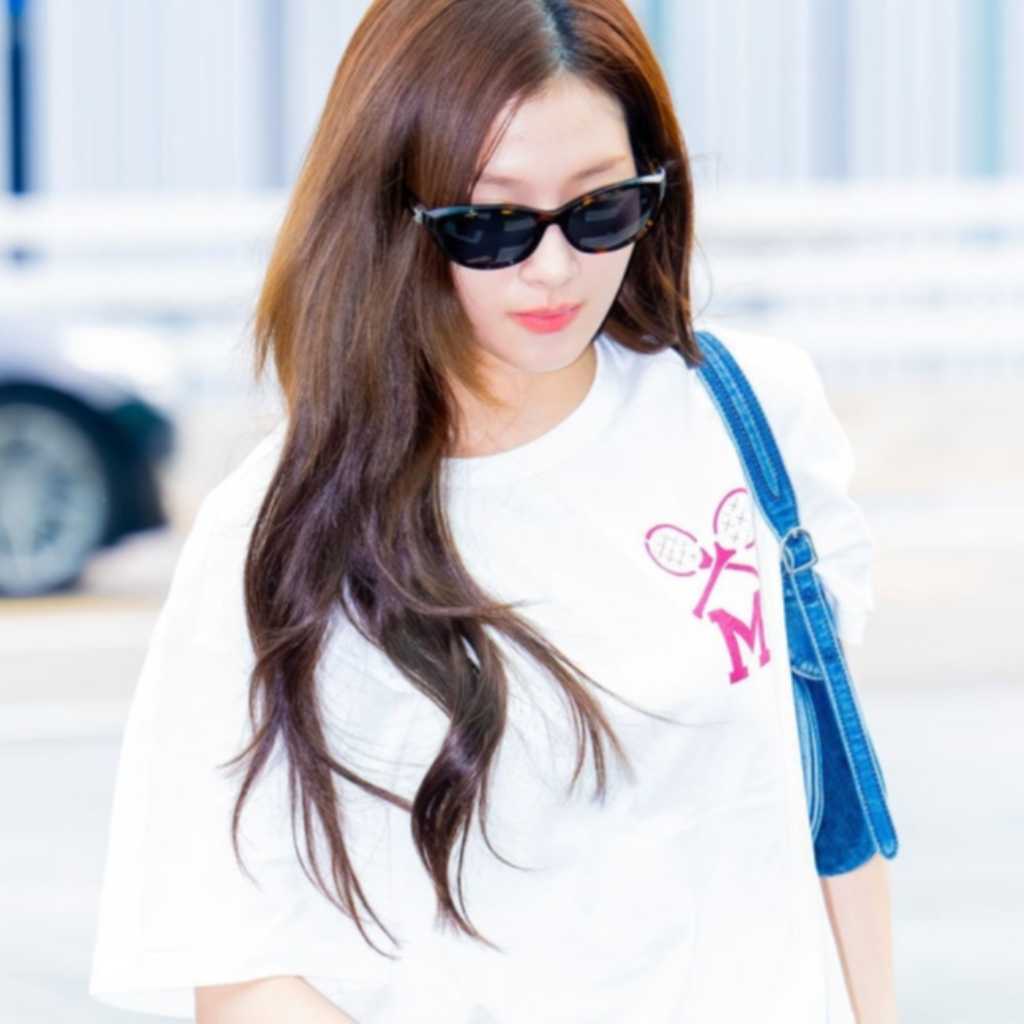 【PHOTO】TWICE サナ、海外スケジュールのためアメリカへ出国