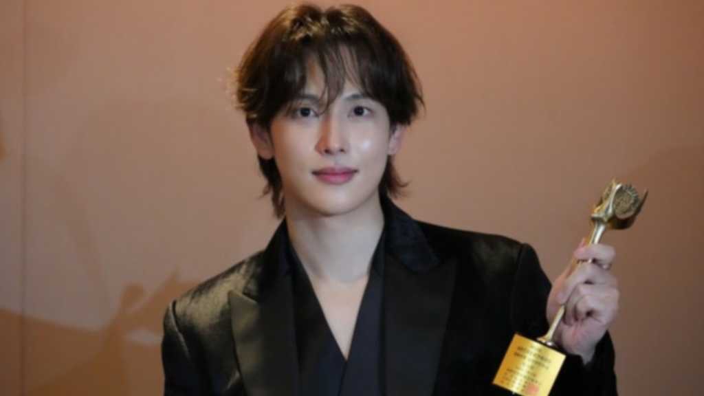 イム・シワン「第33回大韓民国文化芸能大賞」で男優最優秀賞を受賞…スタッフに感謝