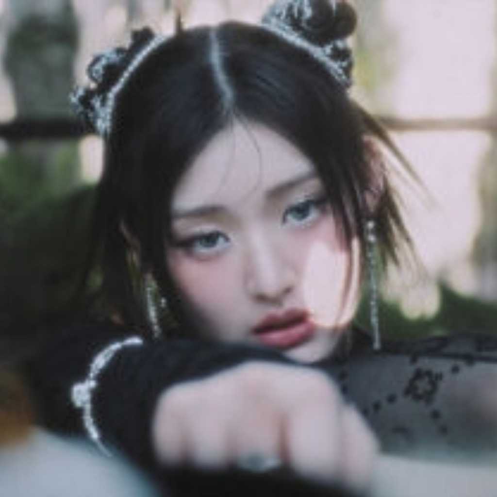 FIFTY FIFTY、ダブルタイトル曲「Midnight Special」MVをサプライズ公開…魅惑的な姿を披露