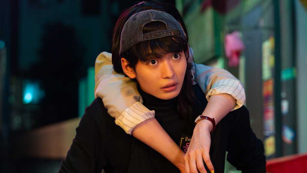“一人二役”に挑戦！青木柚が韓国人俳優に…映画「さとこはいつも」劇中韓国ドラマの予告編＆場面写真が解禁