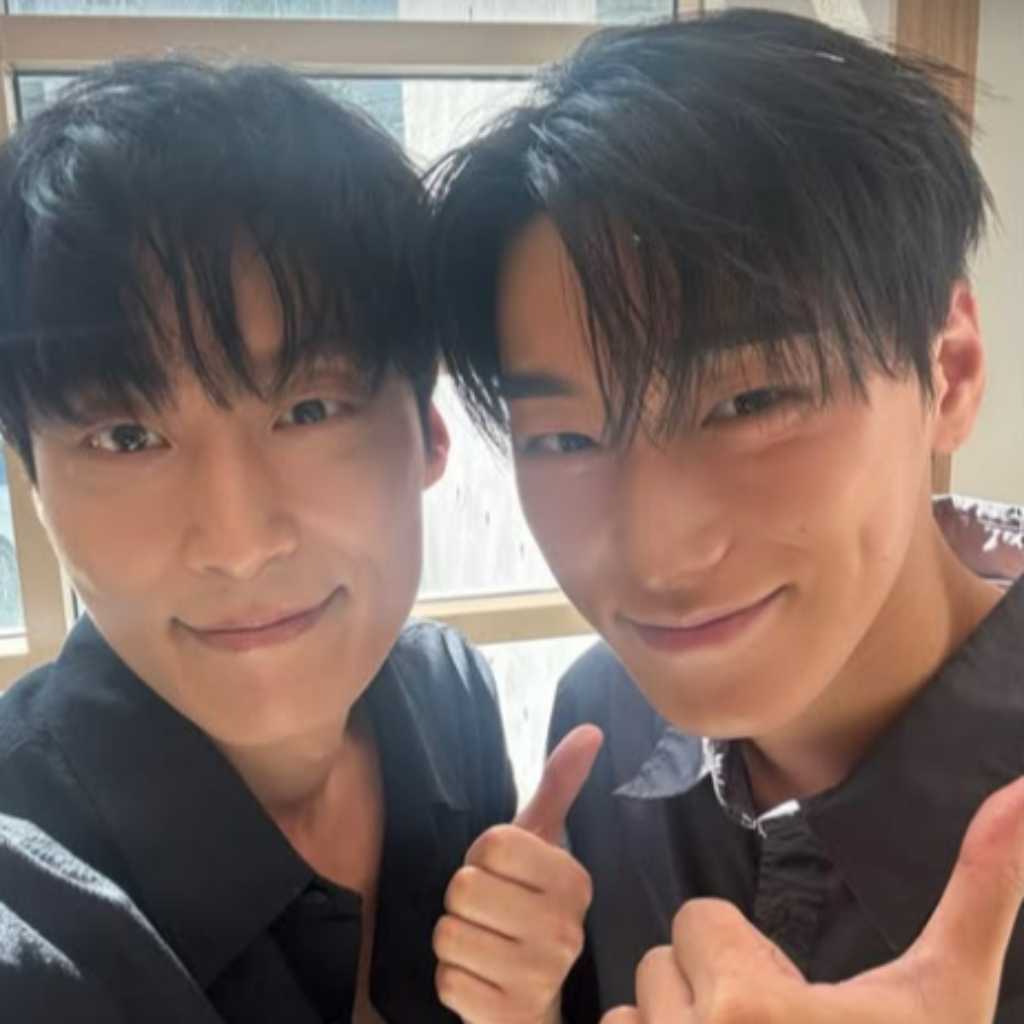 ホ・ナムジュン、ATEEZのSANと対面！まるで兄弟のようなツーショットが話題に