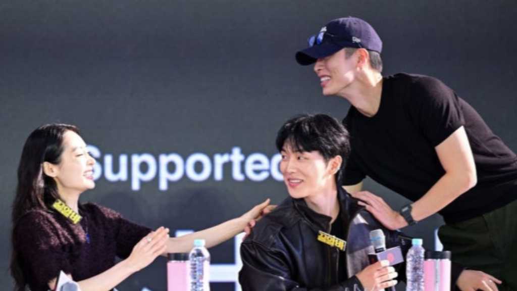 【PHOTO】入隊中のイ・ジェウクもサプライズ登場!キム・ミンハ&チェ・ヒョヌク、Netflix「クルアルバ -おいしいバイト-」オープントークに出席