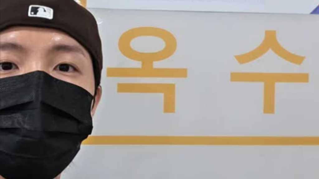BTSのJ-HOPE、第21代大統領選挙の投票に参加…オールブラックの私服が話題に