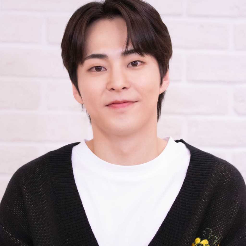 【PHOTO】EXO シウミンが来日！記者会見に登場…日本で開きたい“理想の食堂”とは？（動画あり）