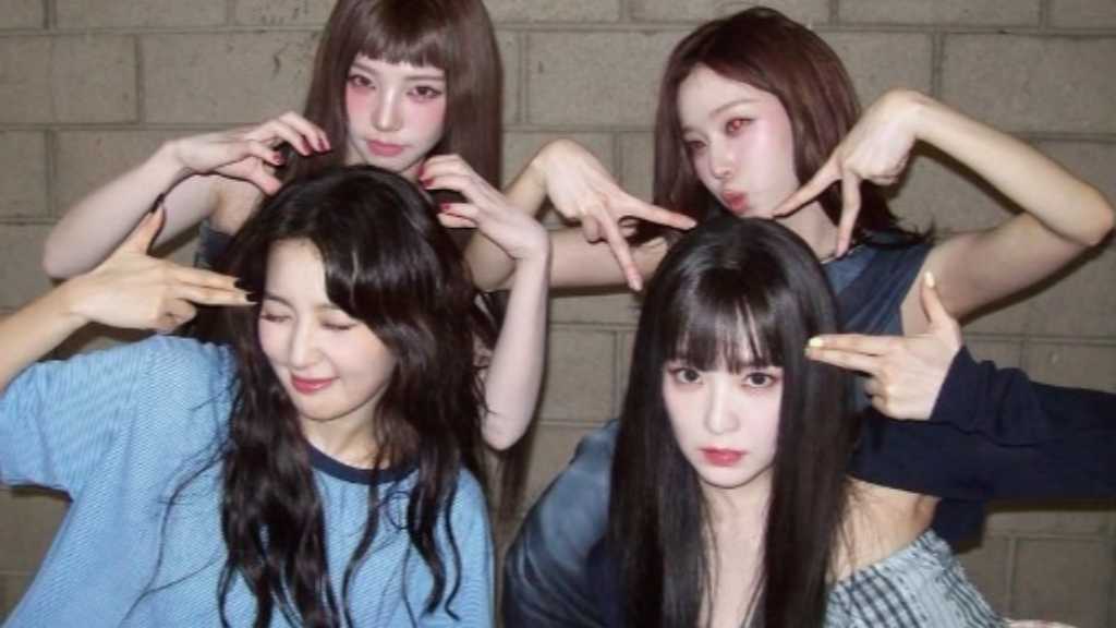 aespaのKARINA、SM美女との記念ショットを続々公開！「皆と撮りたかったのに」と悔しさも？