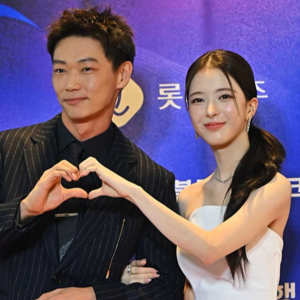 【PHOTO】笠松将＆ノ・ジョンウィが頬ハートで密着も！「釜日映画賞」レッドカーペットにスター続々