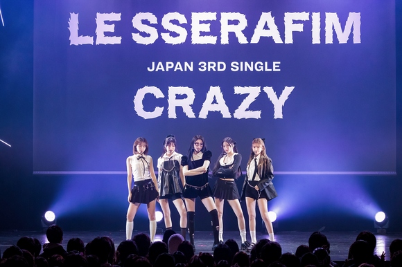 LE SSERAFIM、日本3rdシングルの発売記念ショーケースを開催