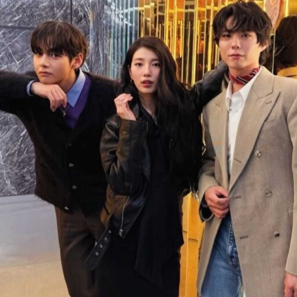 BTSのV、ペ・スジ&パク・ボゴムとの豪華3ショットを公開!仲睦まじい様子のプリクラも
