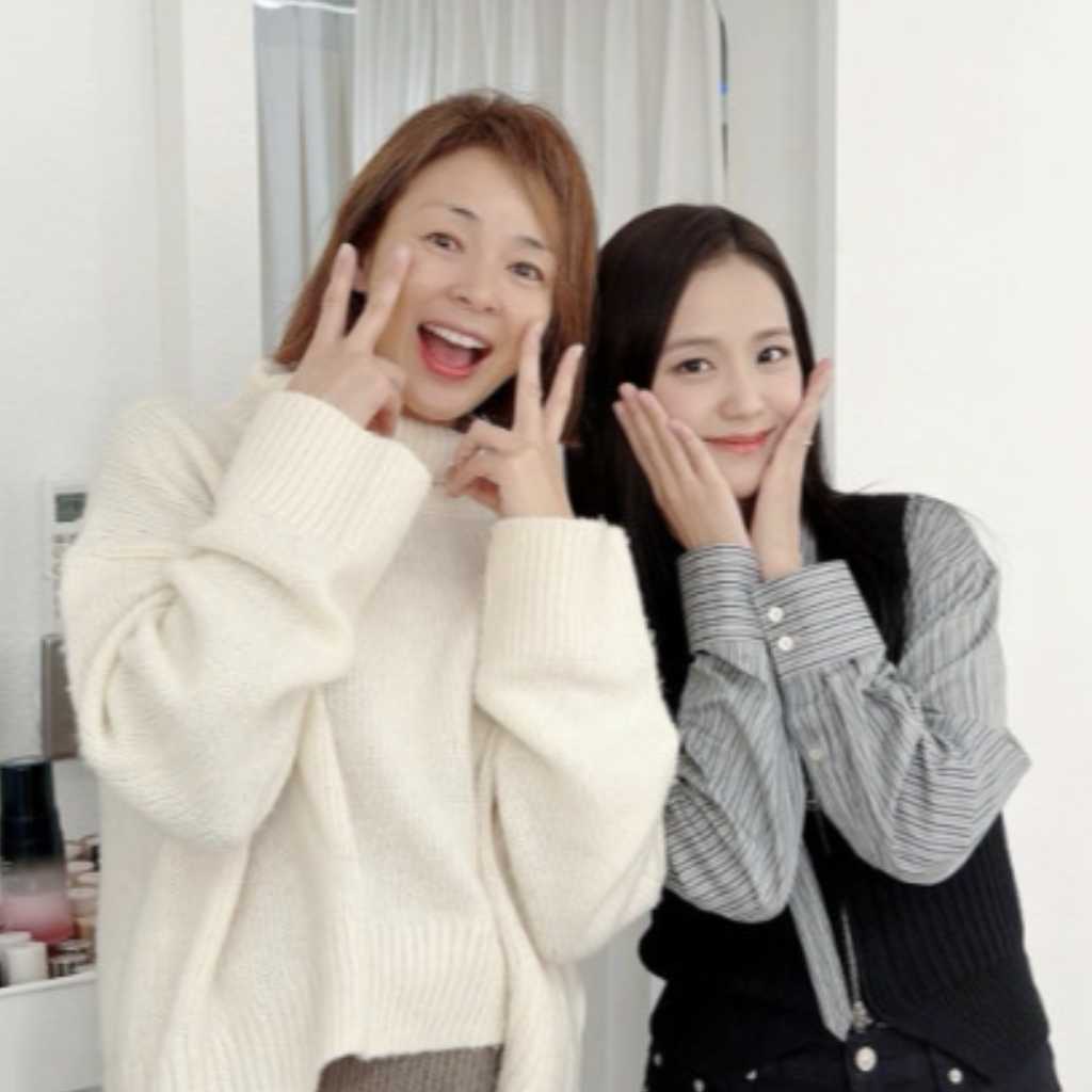 BLACKPINK ジスと遭遇!SHIHO、ヘアサロンでのツーショット公開