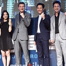 【PHOTO】イ・ジョンジェからリーアム・ニーソンまで、映画「オペレーション・クロマイト」レッドカーペットイベントに出席