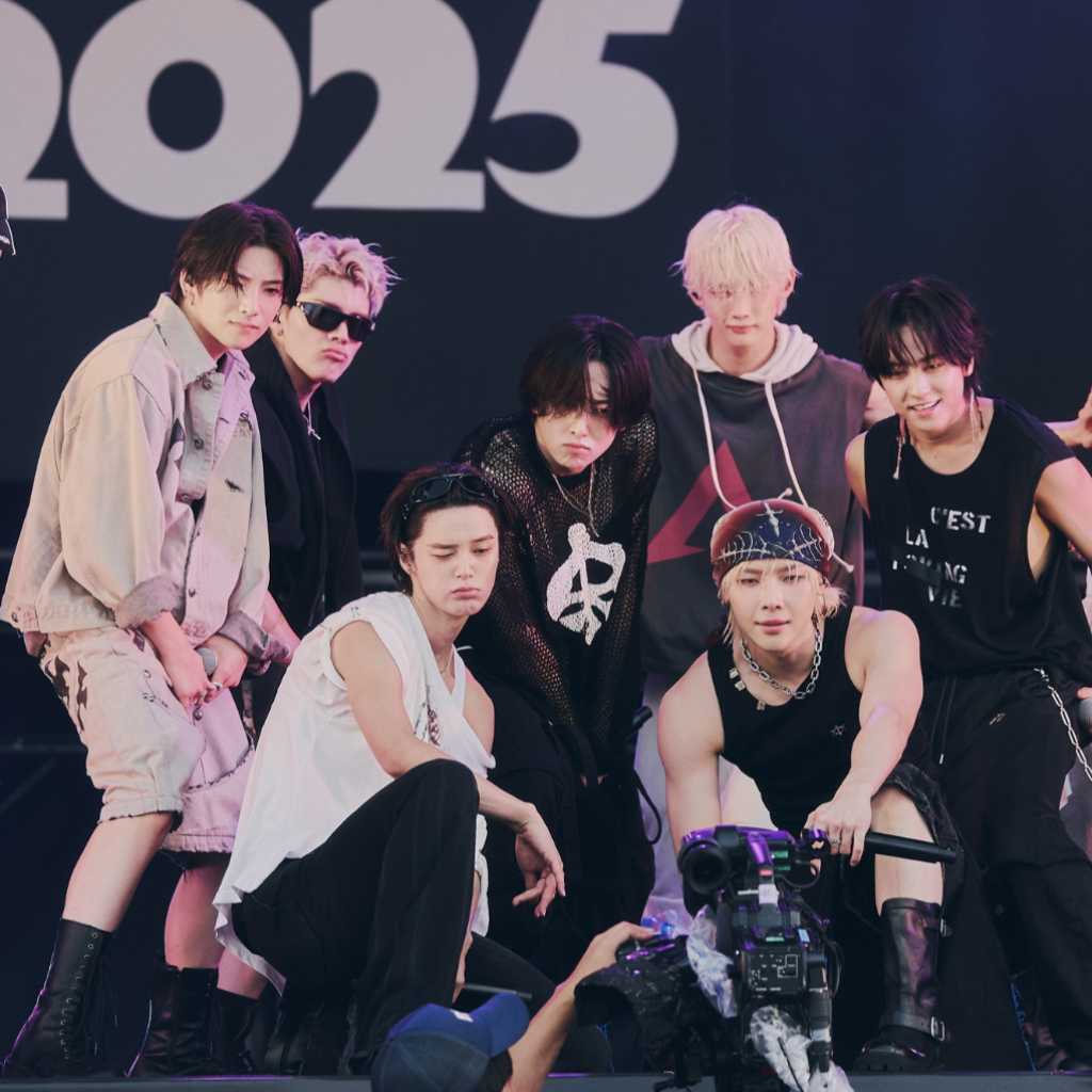 ＆TEAM、韓国デビューを控え「ロッキン」で圧巻のステージ披露！生バンドアレンジに会場熱狂