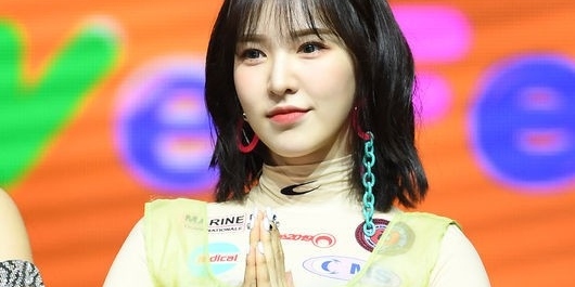 Red Velvet、入院中ウェンディの近況をファンに報告「辛い表情せず回復