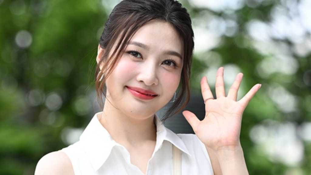 Red Velvet ジョイ、そっくりな妹を公開…嫁入り道具をプレゼント＆涙ぐむ場面も