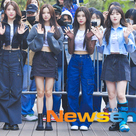 【PHOTO】Kep1er「ミュージックバンク」収録に参加…キム・チェヒョンは松葉杖で放送局へ